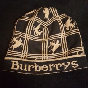 Burberrys beanie 100% Cashmere